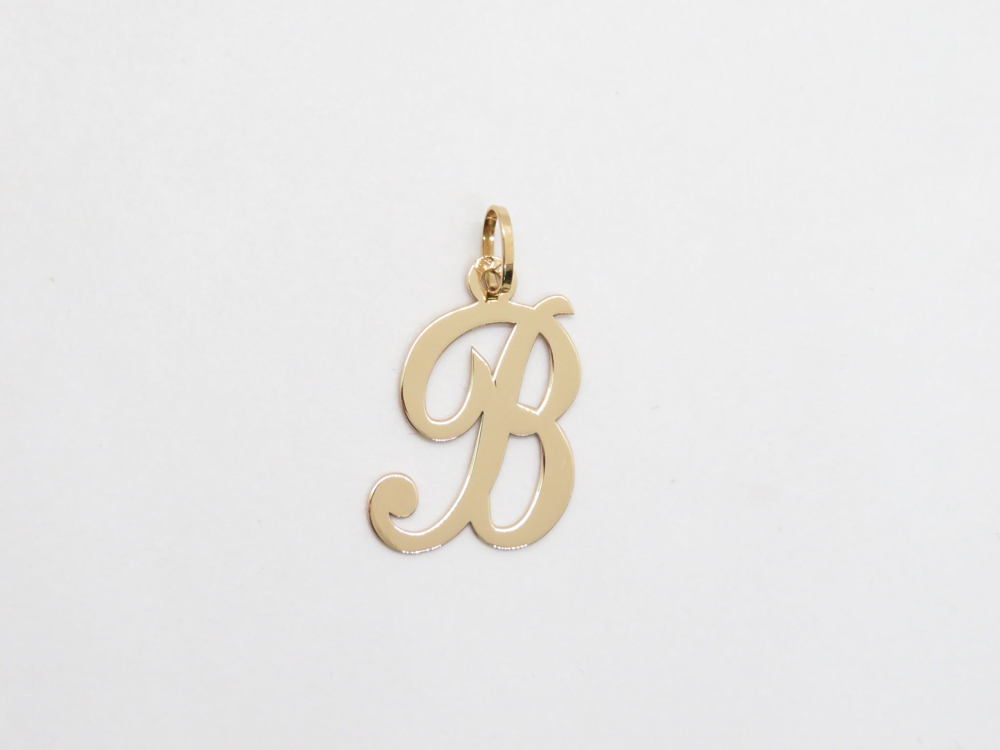 9ct Gold Fancy Calligraphy Script Letter M Pendant Necklace 16