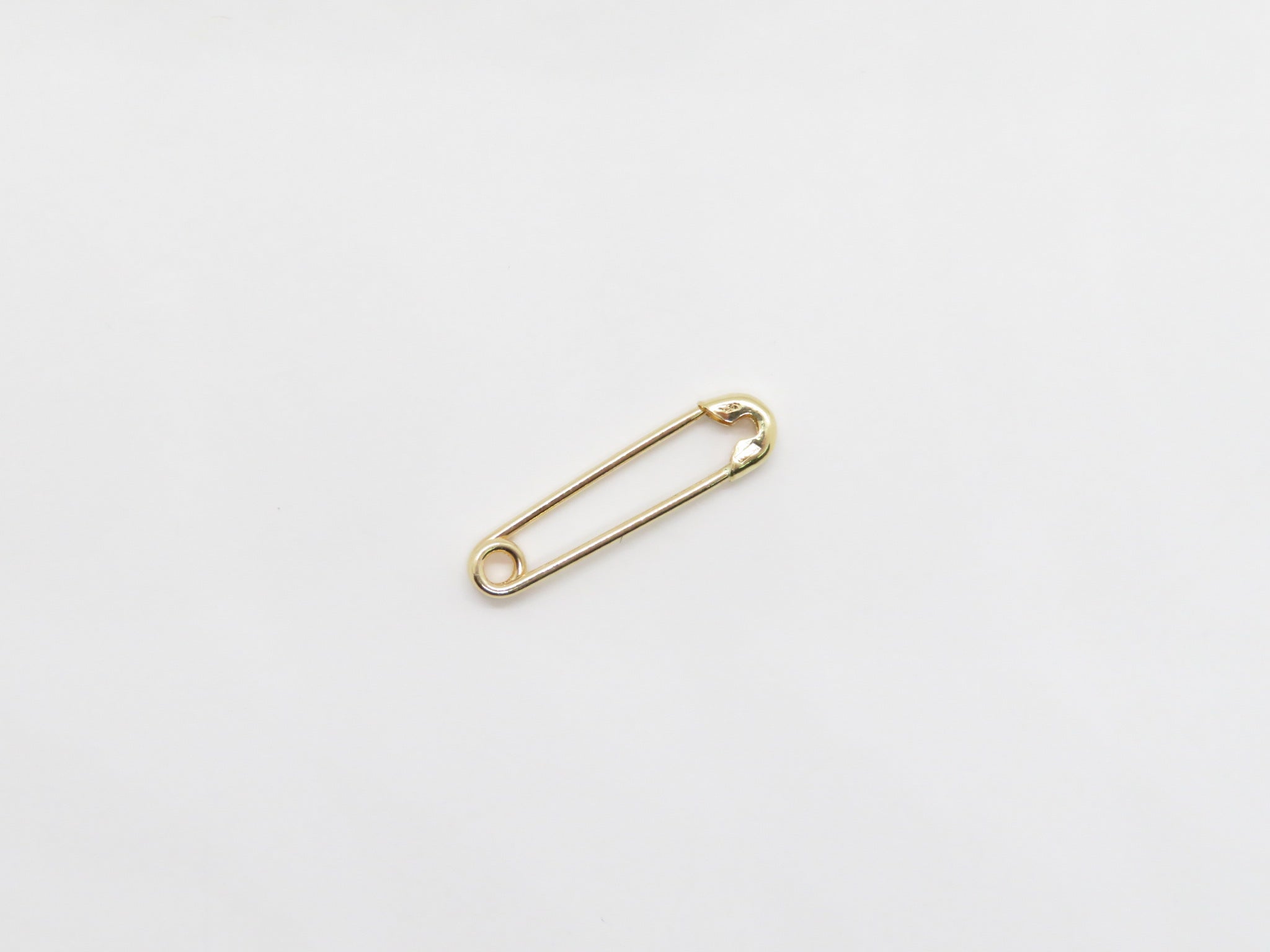 18k Yellow Gold Large Safety Pin Brooch - D43